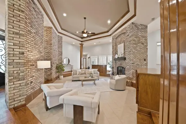 2900 Oak Trail Court, Dalworthington Gardens, TX 76016