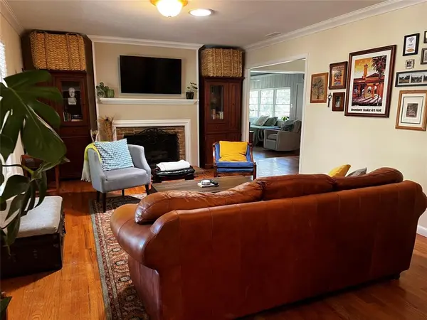 108 Woodland Drive, Irving, TX 75060