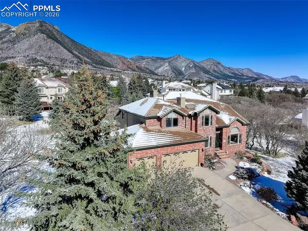 8370 Bluffview WAY, Colorado Springs, CO 80919