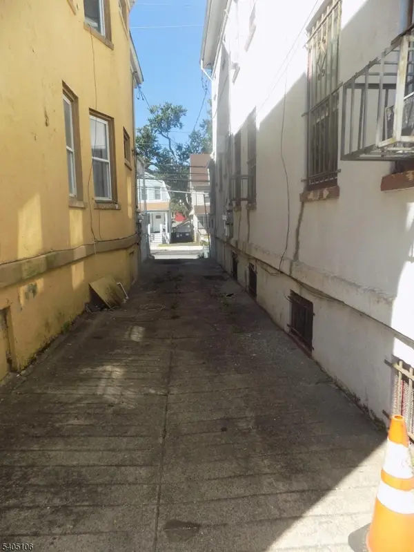 38 Coit St, Irvington Twp., NJ 07111