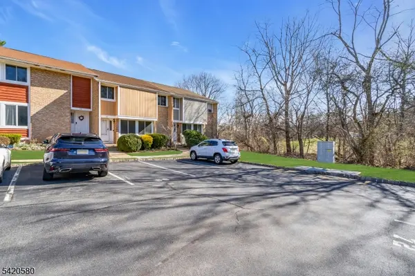 68 Chestnut Ct, Hillsborough Twp., NJ 08844