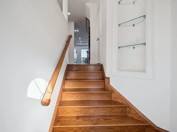 26 Golden Spruce LN, Vaughan, ON L6A 0J6