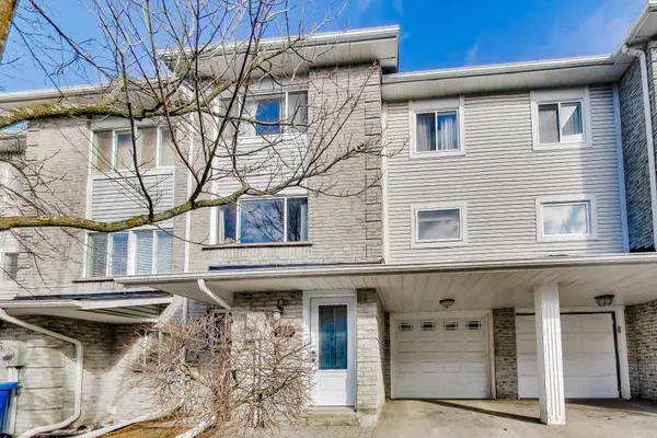 94 William Curtis CIR, Newmarket, ON L3Y 8L6