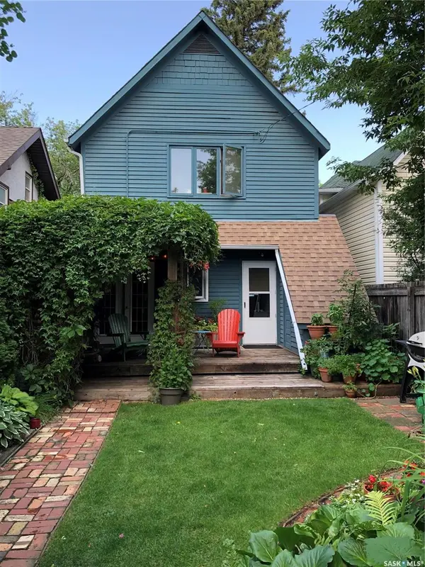 436 6th STREET E, Saskatoon, SK S7H 1B8