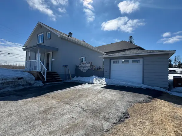 864 Riverside DR, Timmins, ON P4N 3W2