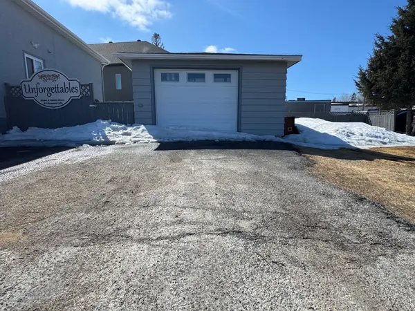 864 Riverside DR, Timmins, ON P4N 3W2