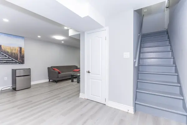 3270 Klaiman DR #Basement, Mississauga, ON L4Y 3C8