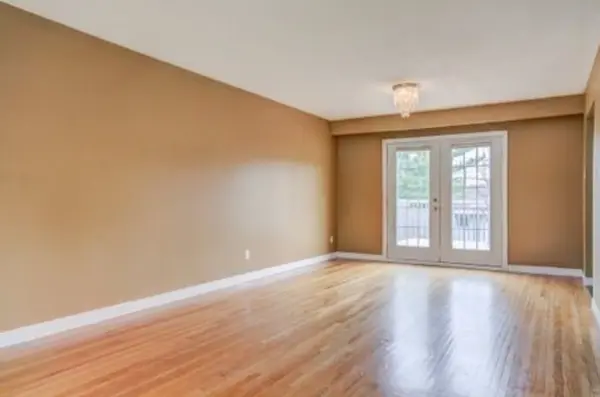 46 Miller RD #Upper, Oakville, ON L6H 1J6