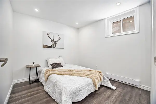 33-B Majestic DR, South Of Baseline To Knoxdale, ON K2G 1C6