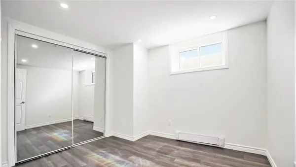 33-B Majestic DR, South Of Baseline To Knoxdale, ON K2G 1C6