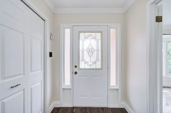 207 Stoke DR, Kitchener, ON N2N 2C3