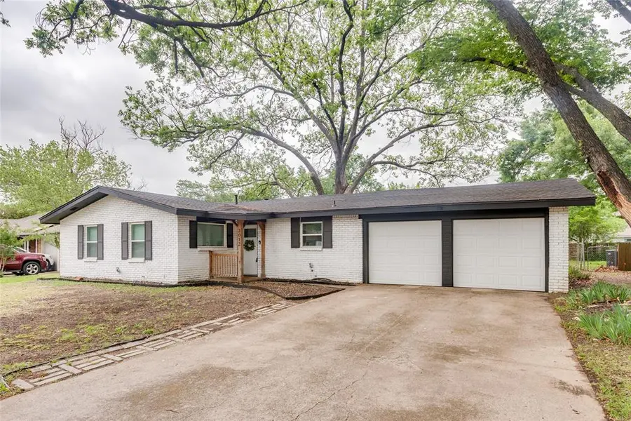 2012 Bradford Drive, Arlington, TX 76010
