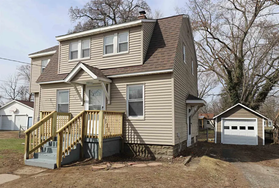 245 N Saginaw ST, Montrose, MI 48457