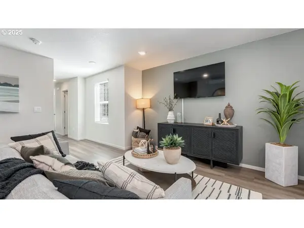 6166 SE 15th ST, Gresham, OR 97080