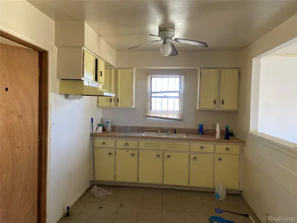 140 E Alma AVE, Flint, MI 48505