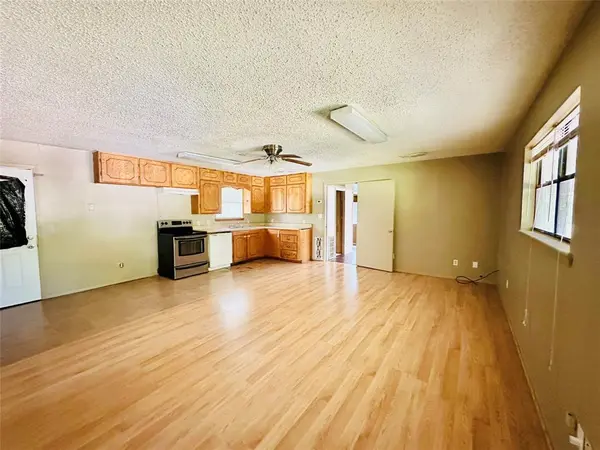 316 Kaufman, Mount Vernon, TX 75457