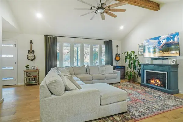 1724 Boston Avenue, Bridgeport, TX 76426