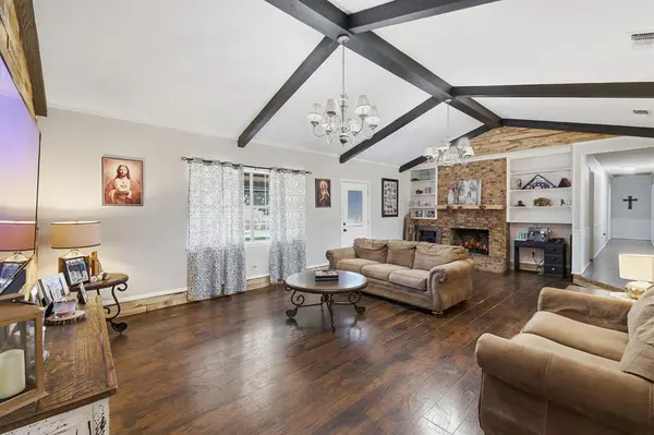 1409 Bassett Road, Palestine, TX 75803