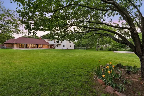 2400 Emerald Circle, Southlake, TX 76092