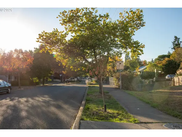 W 15th Olive Alley, Eugene, OR 97401