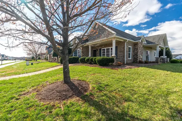 1043 Lindenshire DR, Forest, VA 24551