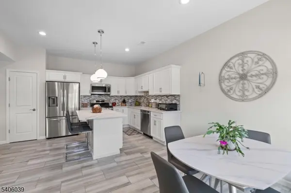 165 Lakeside Rd #8, West Milford Twp., NJ 07421