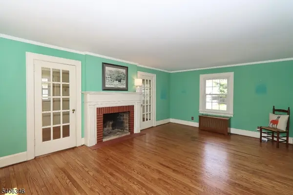 6 Manor Ave, Cranford Twp., NJ 07016