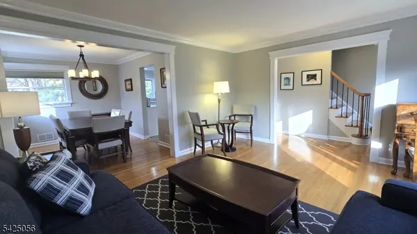 446 Maple Hill Dr, Hackensack City, NJ 07601