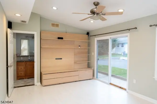 14 Hopatcong Dr, Lawrence Twp., NJ 08648