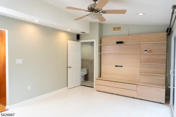 14 Hopatcong Dr, Lawrence Twp., NJ 08648