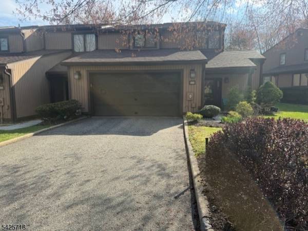 24 Ponds Cir., Wayne Twp., NJ 07470