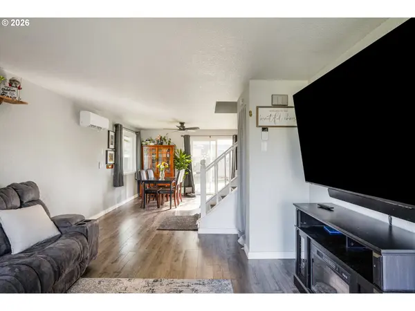 796 S R ST, Cottage Grove, OR 97424