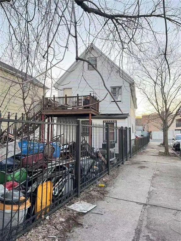 157 Harbor RD, Staten  Island, NY 10303