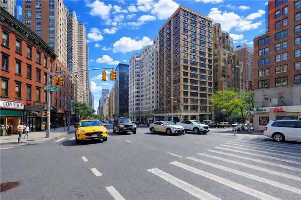 301 East 45th ST #9A, New York, NY 10017