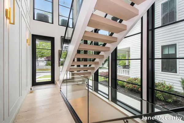 2115 Lake DR SE, East Grand Rapids, MI 49506