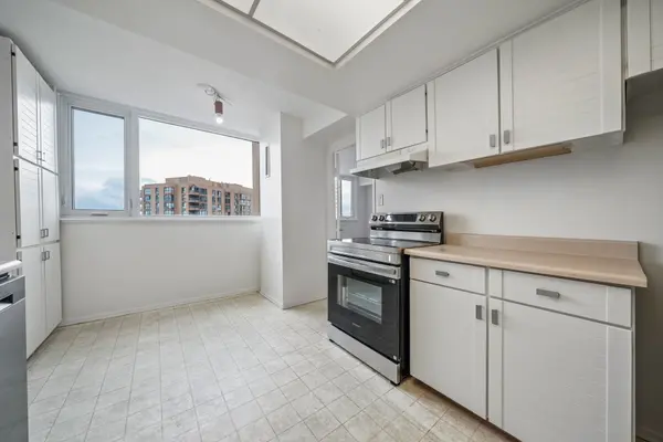 75 Wynford Heights CRES #2001, Toronto C13, ON M3C 3H9