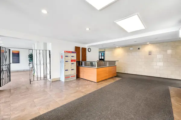 180 Markham RD #1701, Toronto E08, ON M1M 2Z9