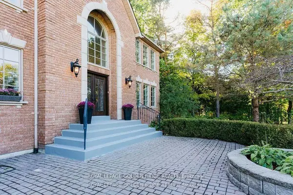 8 Greenvalley CIR, Whitchurch-stouffville, ON L4A 2L4