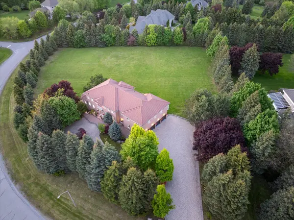 26 Offord CRES, Aurora, ON L4G 0K5