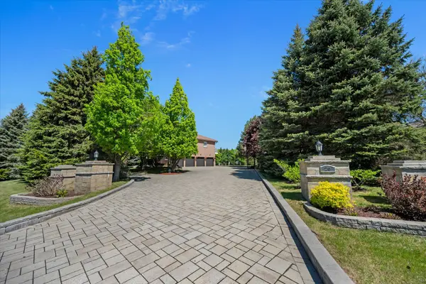 26 Offord CRES, Aurora, ON L4G 0K5