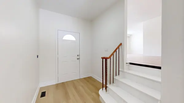 14 Lonsdale PL, Barrie, ON L4M 4J1