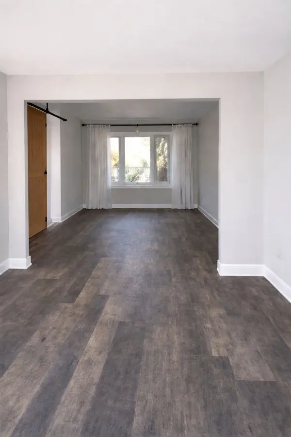 41 Kinzie LN #Main Floor, Barrie, ON L4M 6A2