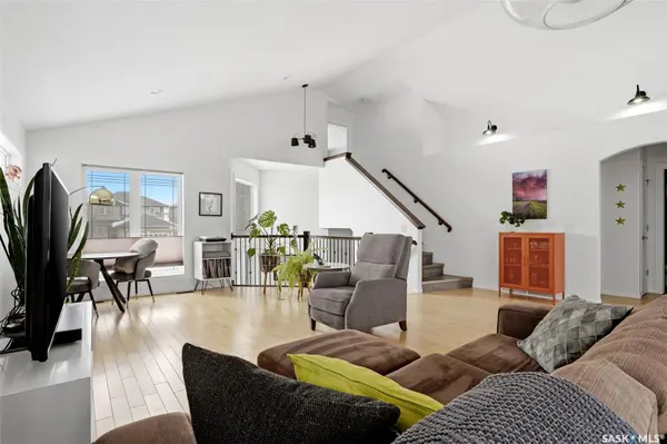 4014 Cumberland ROAD E, Regina, SK S4V 1E7