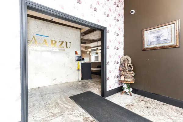 15 Gateway BLVD #102, Brampton, ON L6T 0H4