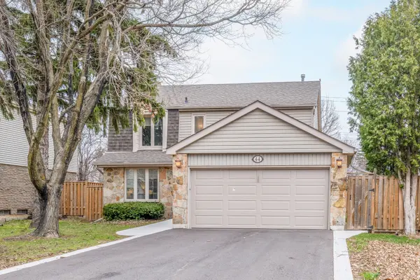 44 Madrid CRES, Brampton, ON L6S 2X4