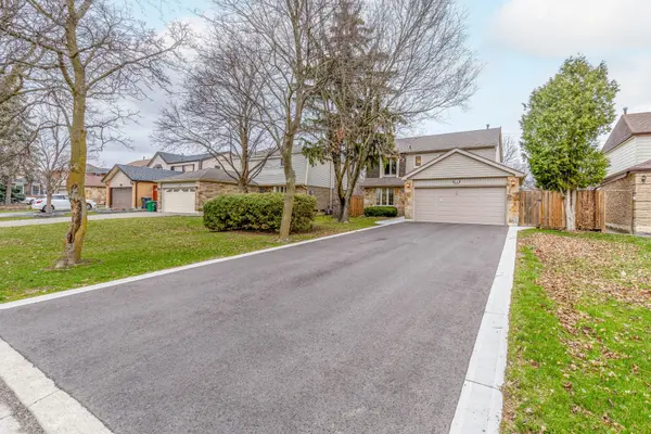 44 Madrid CRES, Brampton, ON L6S 2X4