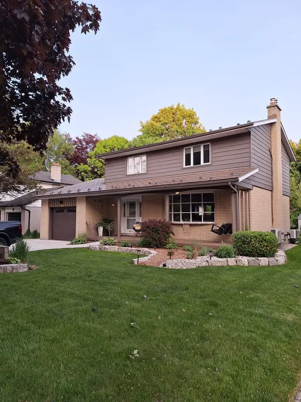 74 Inwood CRES, Kitchener, ON N2M 2M1