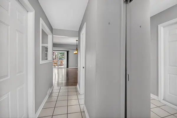 47 Sunridge LN #10, Barrhaven, ON K2J 2N9