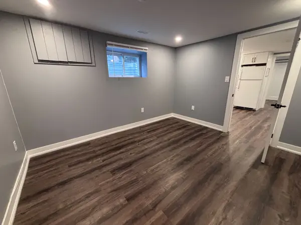 185 Bonaventure DR #2, Hamilton, ON L9C 4R1