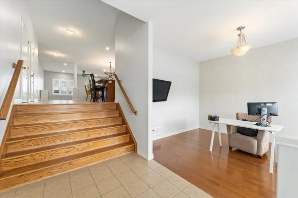 66 Magnificent WAY, Hamilton, ON L0R 1C0